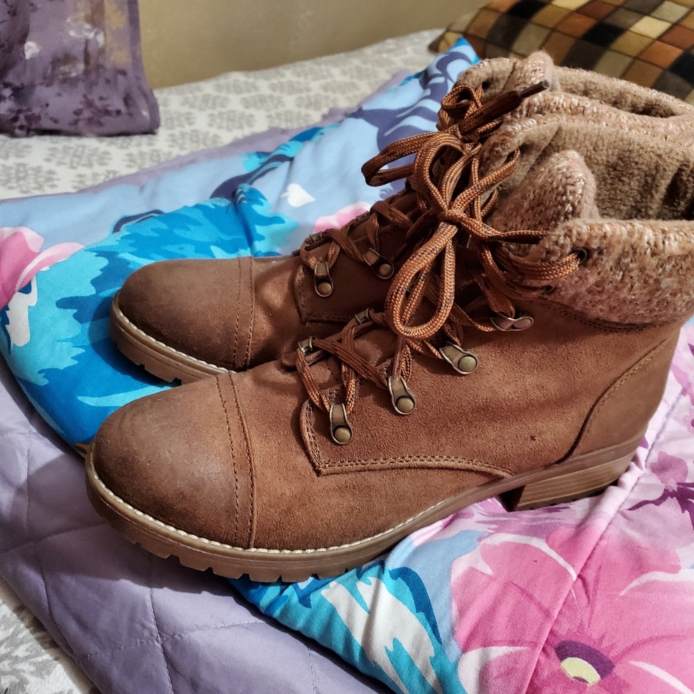 Lace up Boots